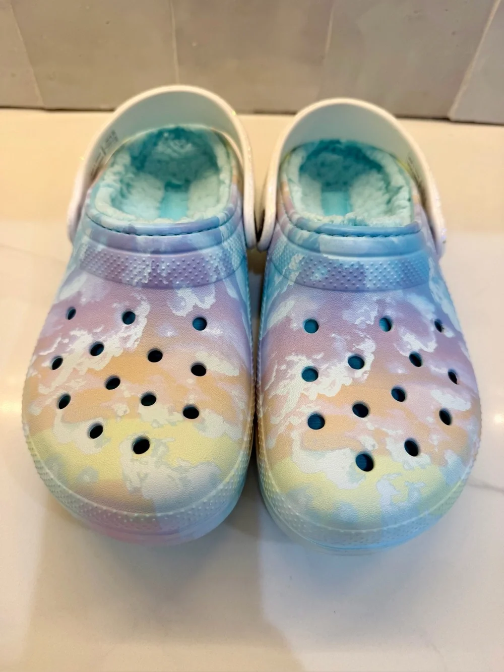 🌈. Kids Pastel Tie-Dye Water Clogs with Plush Lining Size J2
